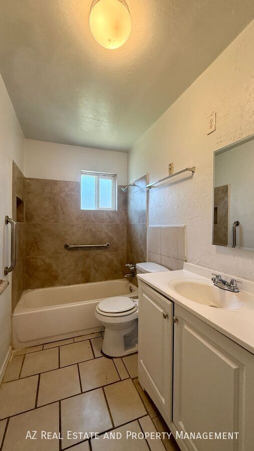 Building Photo - 7532 N 21st Ave