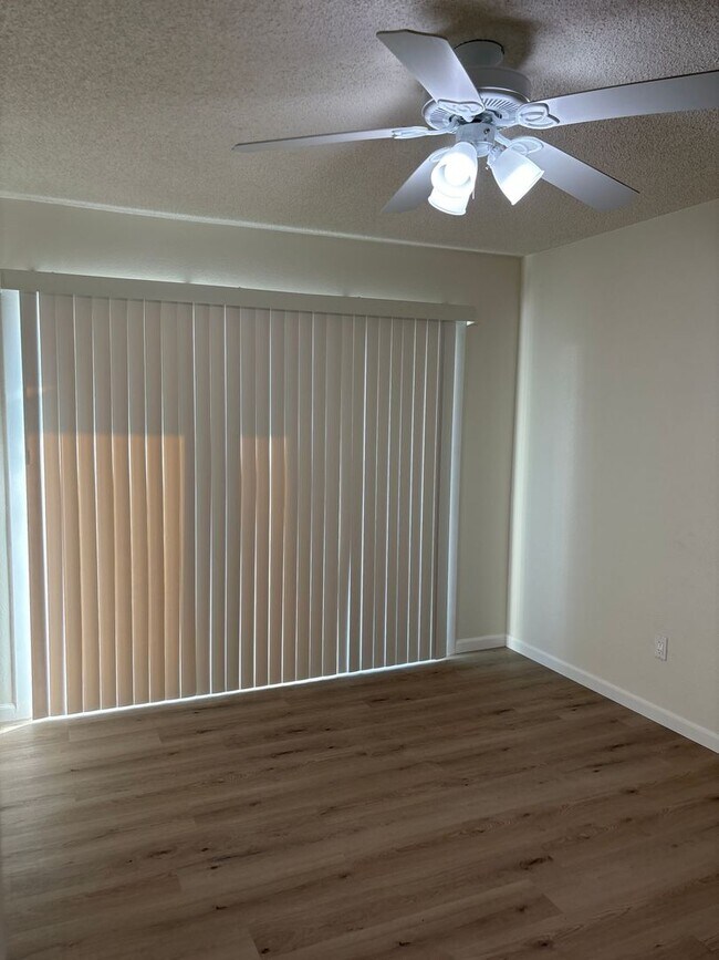 Building Photo - 72265 Sun Valley Dr