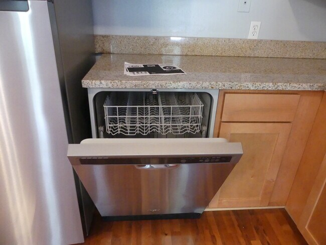 Building Photo - 1420 Menard St