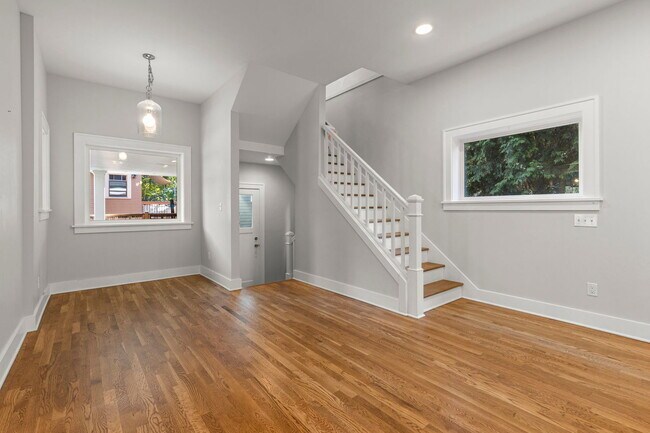 Building Photo - 2715 NE 35th Ave