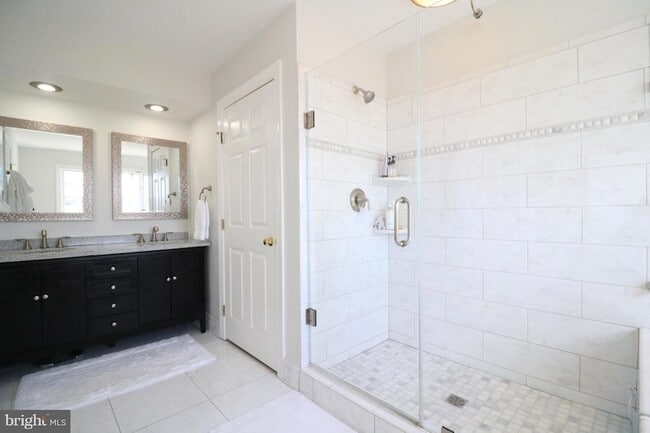 Building Photo - 13539 Flowerfield Dr