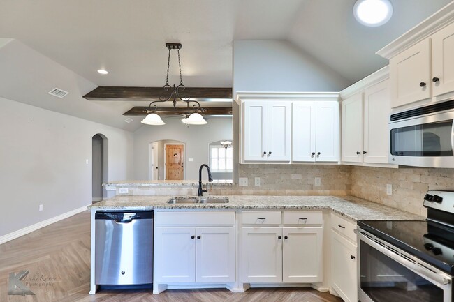 Building Photo - 3/2/2 in Butterfield Meadows!