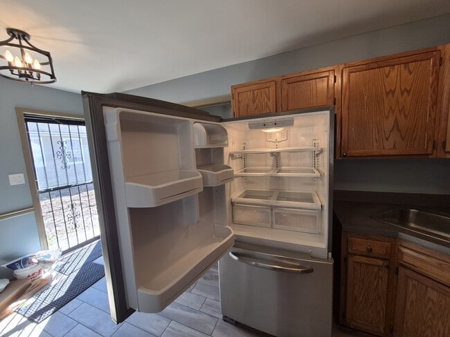 Building Photo - 1616 Gallagher St