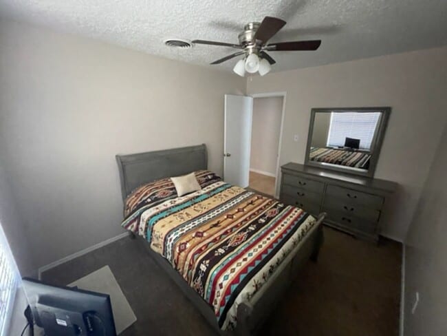 Building Photo - Nice Three Bedroom, 2 Bath home for rent.