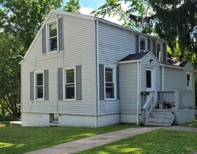 Building Photo - 414 E Summit St