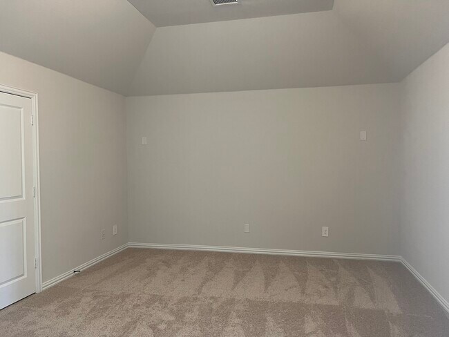 Building Photo - 3105 Rolling Hls Ln