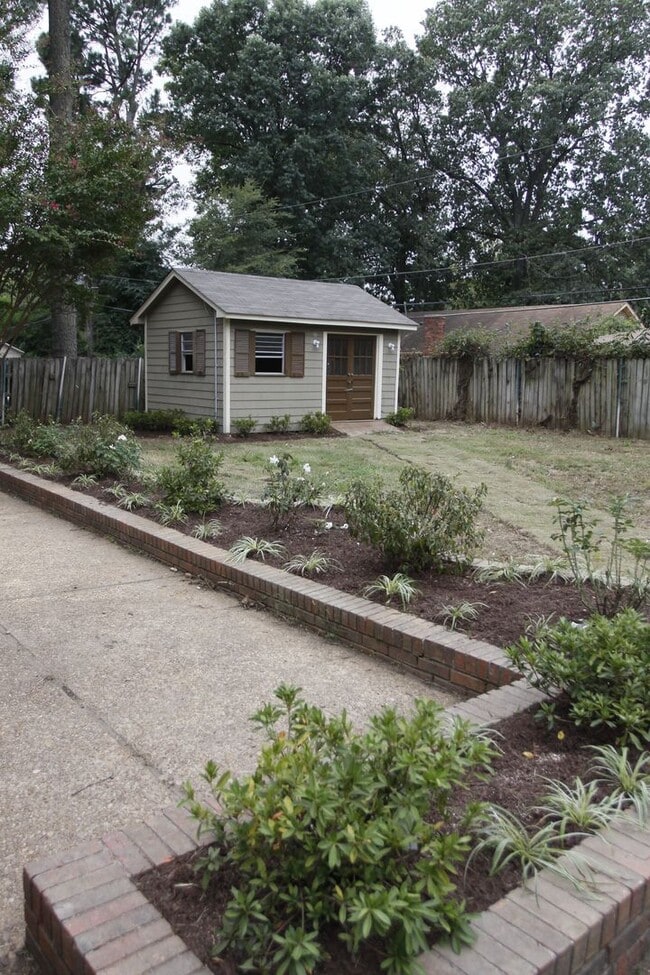 Building Photo - 3017 Domar St