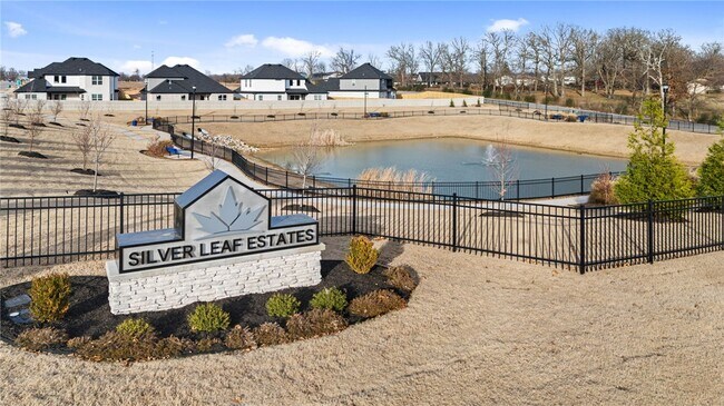 Building Photo - 431 Silverview Ave