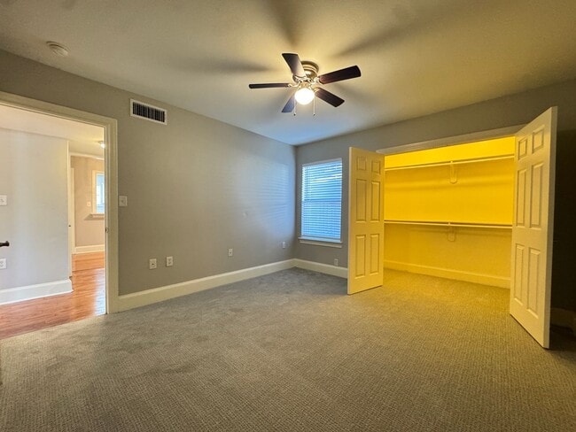 Building Photo - 627 W 2nd St