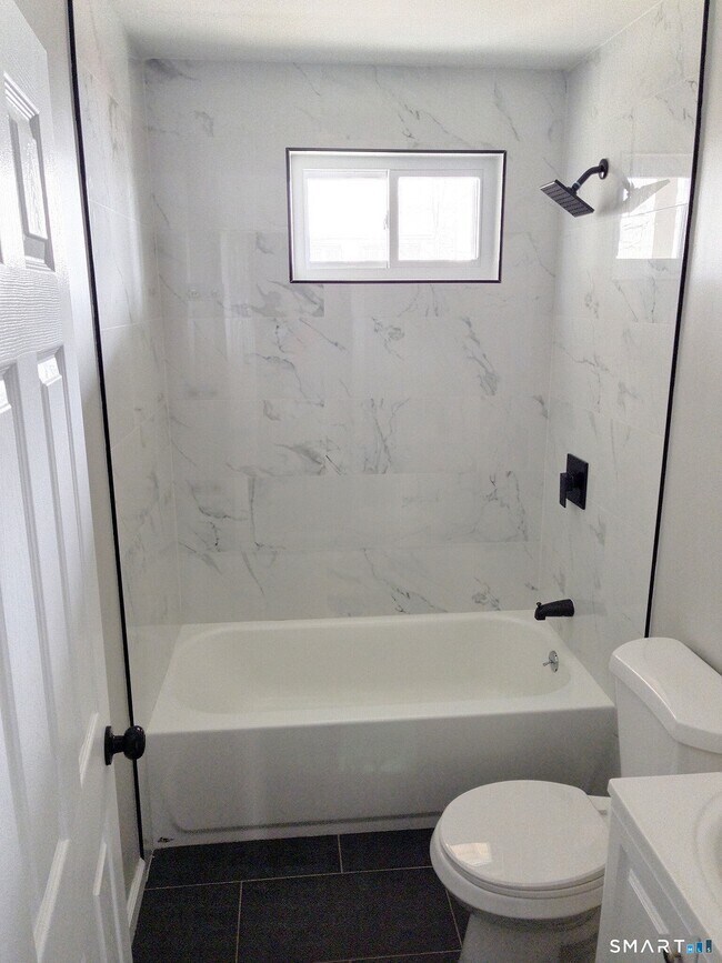 Building Photo - 36 2nd Ave