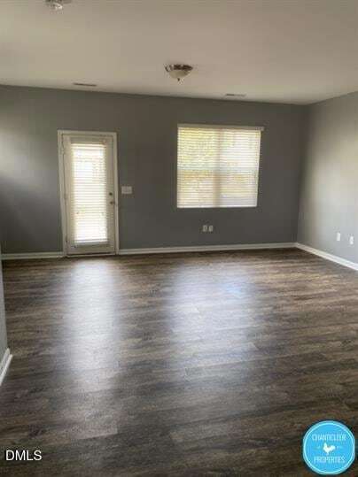 Building Photo - 8960 Commons Townes Dr