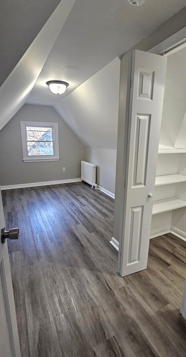 Building Photo - 515 Quinnipiac Ave