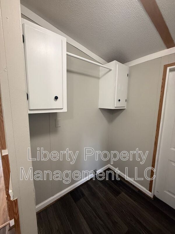 Building Photo - 21 Hillside Ln