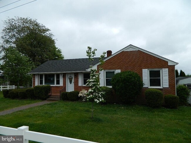 Building Photo - 41665 Tudor Hall Rd