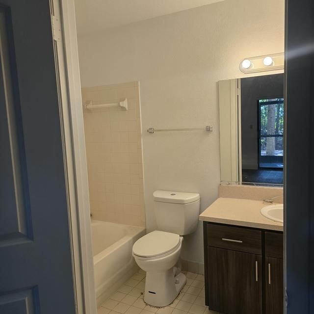 Building Photo - 2445 SW 18th Terrace