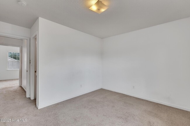 Building Photo - 705 Timberlake Trail