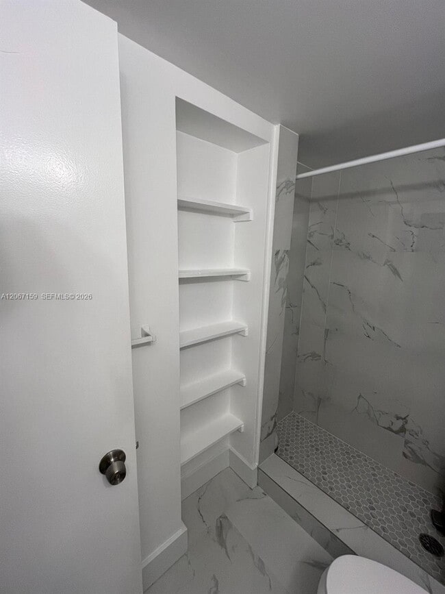 Building Photo - 1351 NE Miami Gardens Dr