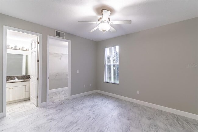 Building Photo - 2045 Grand Oak Dr