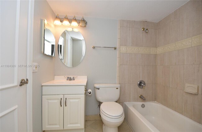 Building Photo - 1401 NE 53rd St