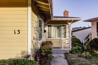 Building Photo - 13 Hermosa Ln