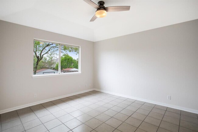 Building Photo - 809 Deercreek Ln