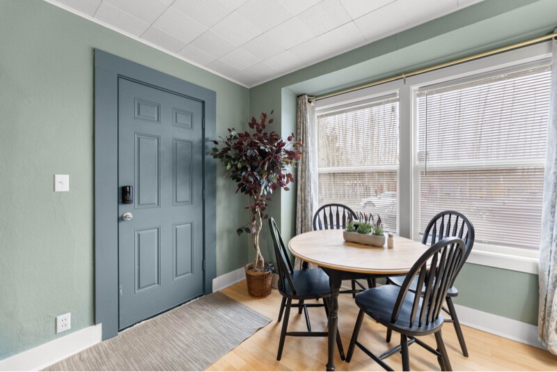 Building Photo - 303 Pioneer St