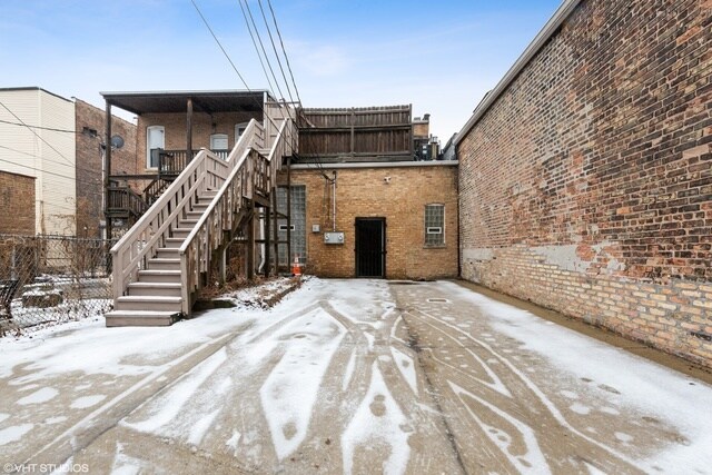 Building Photo - 747 S Western Ave