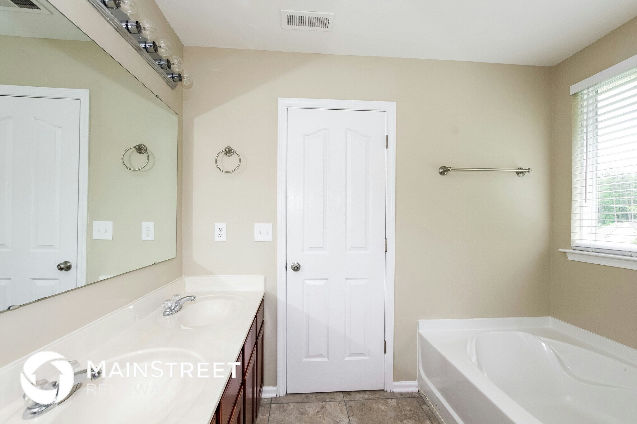 Building Photo - 619 Mountain Quail Dr