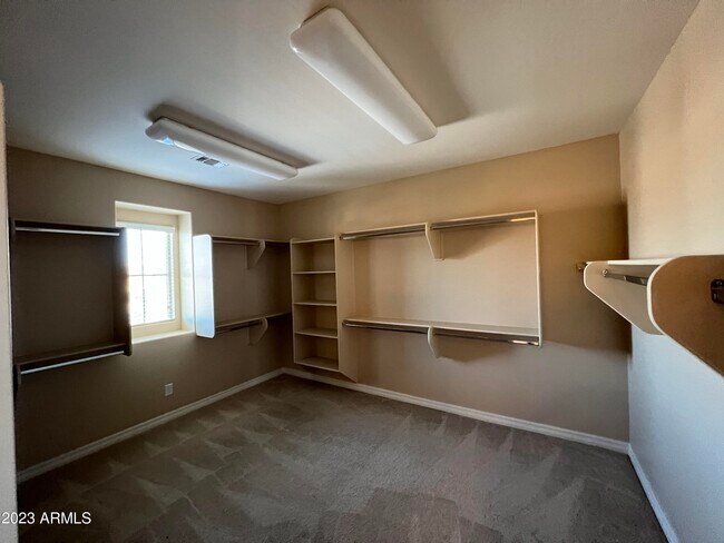 Building Photo - 2467 E Orleans Dr