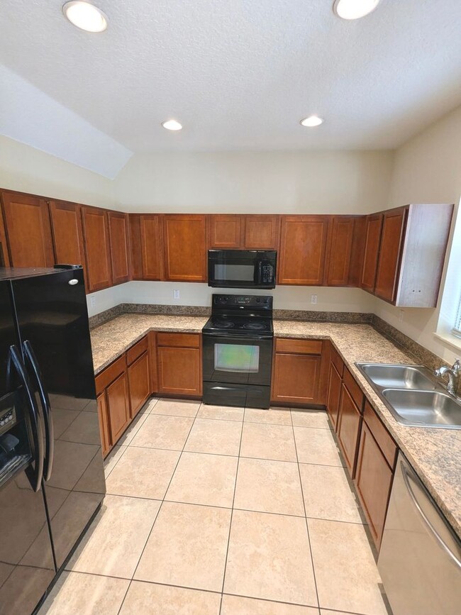 Building Photo - 4 Bedroom Port Orange, Coquina Cove - Town...