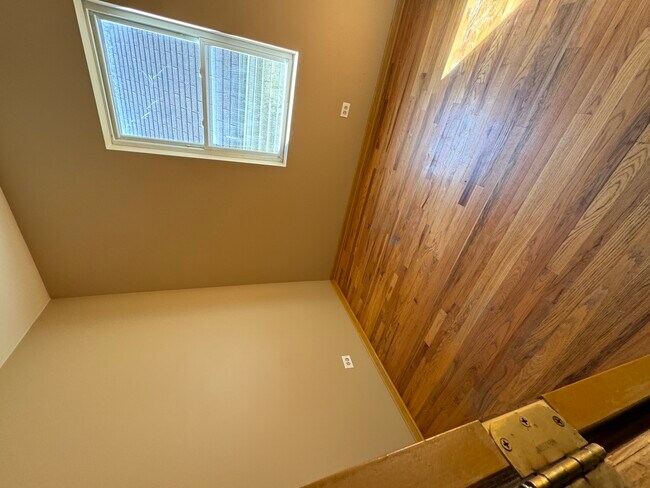 Building Photo - 5428 S Loomis Blvd