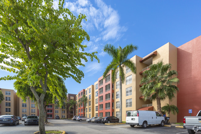 Building Photo - International Club Apartments