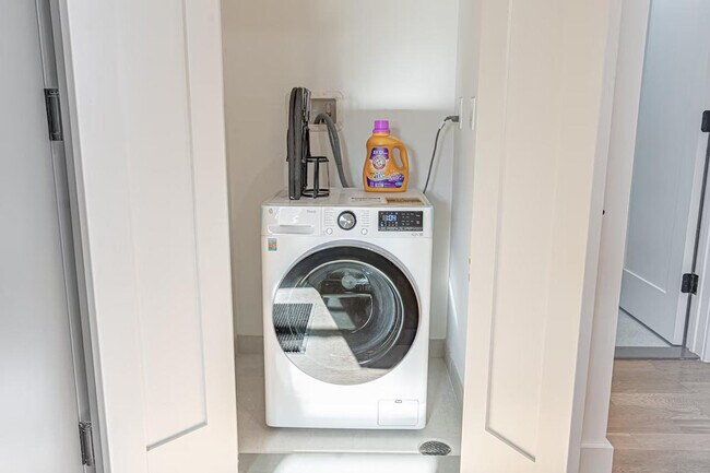 Building Photo - 1255 Decatur St