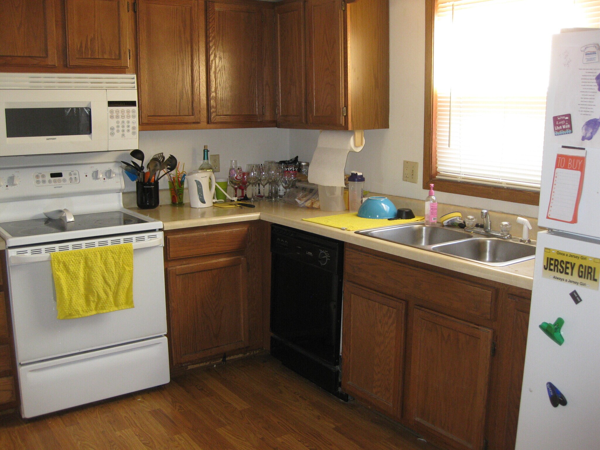 Building Photo - 330 S Lucas St