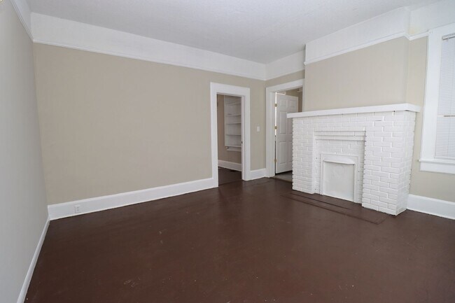 Building Photo - 1016 Laurens St