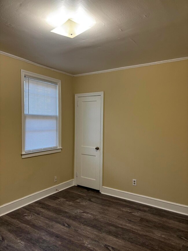 Building Photo - 901 Miller Rd