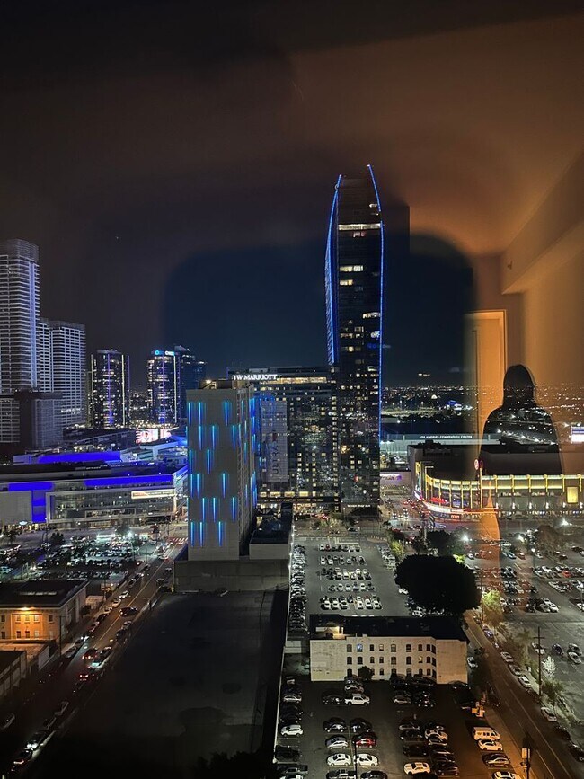 Building Photo - 889 Francisco St