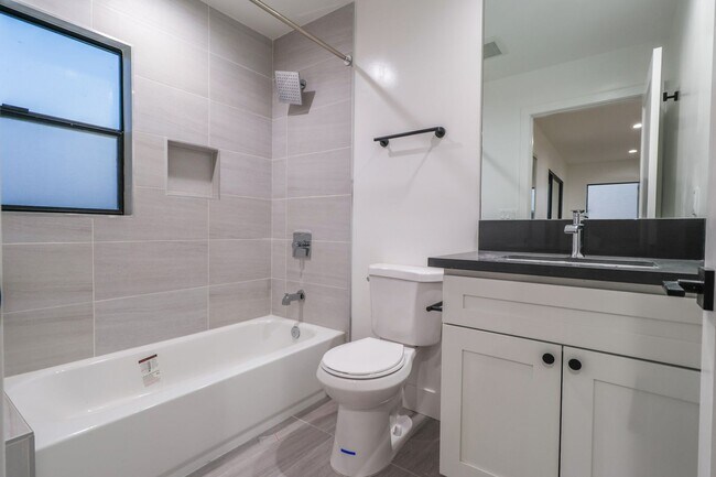 Building Photo - 4647 Pickford St