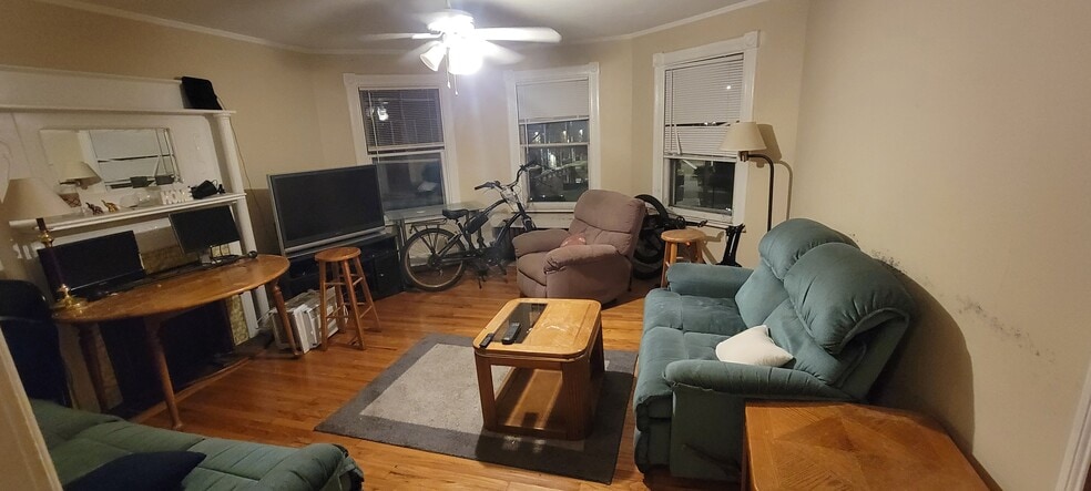 Building Photo - 310 Western Ave