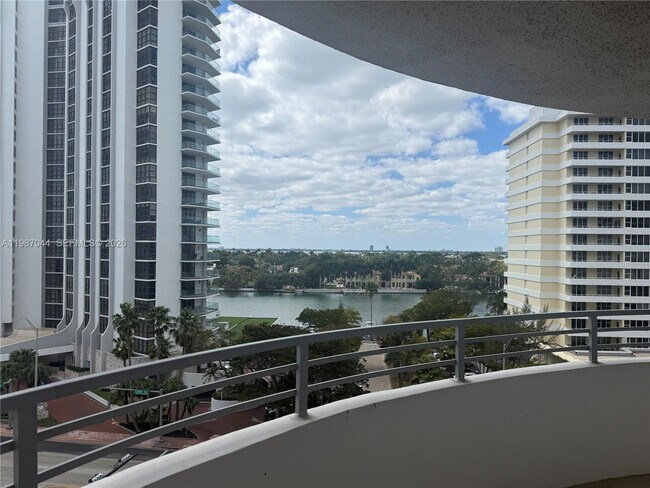 Building Photo - 5555 Collins Ave