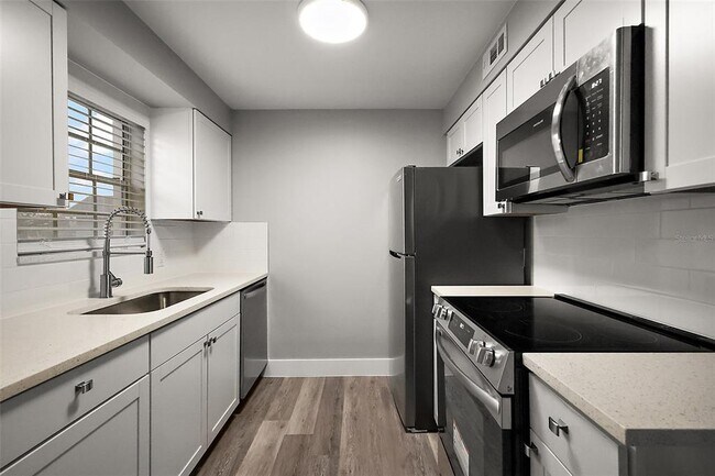Building Photo - 420 S Palmetto St