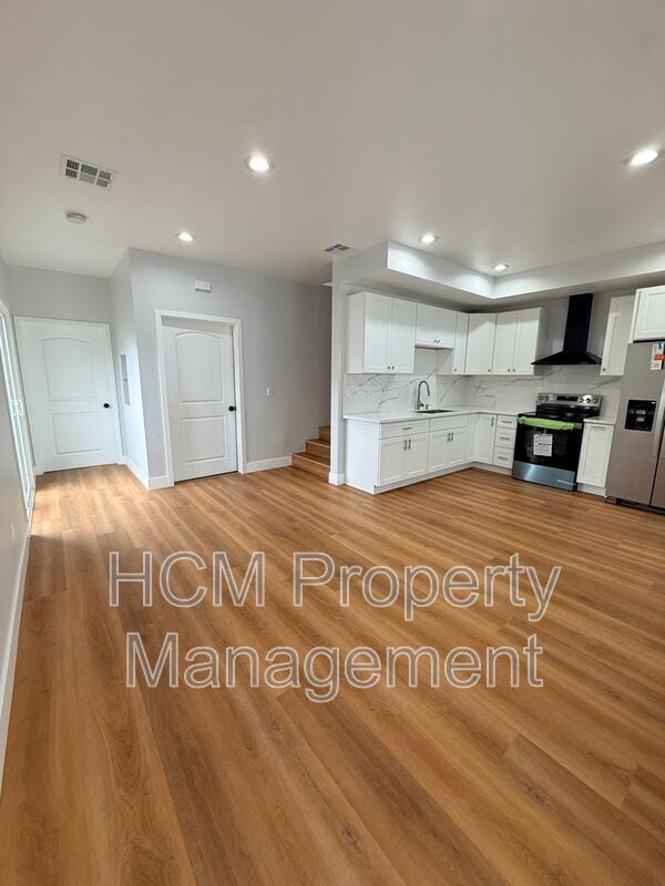 Building Photo - 5235 Bellflower Blvd