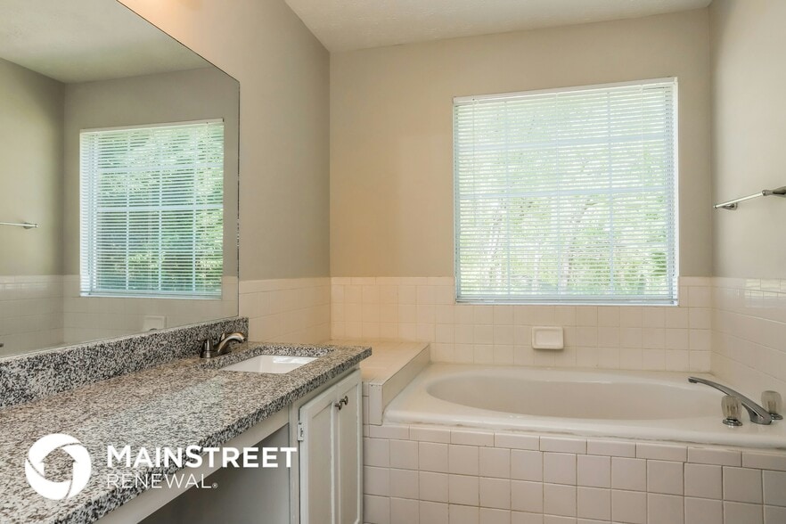 Building Photo - 5222 Oaktree Trail
