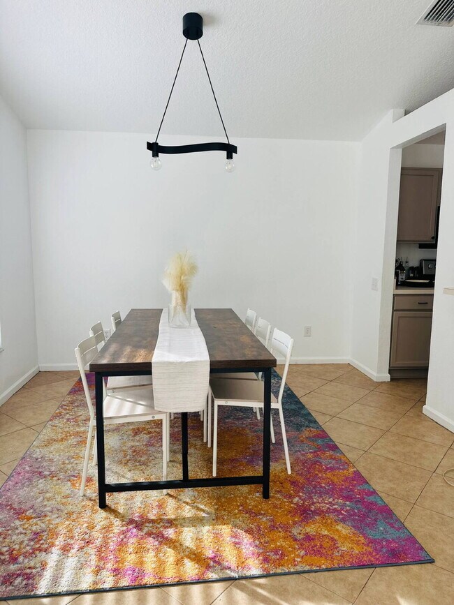 Building Photo - "Charming 3-Bedroom Oasis with 2 Full Baths in Riverview – Your Ideal Home Awaits!"