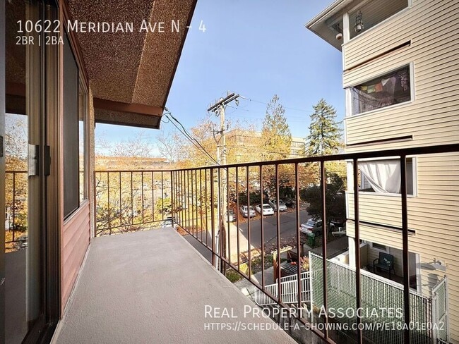 Building Photo - 10622 Meridian Ave N