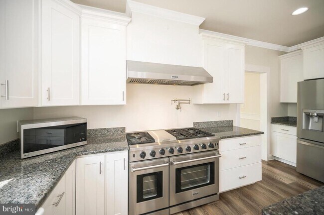 Building Photo - 2211 Camp Geary Ln