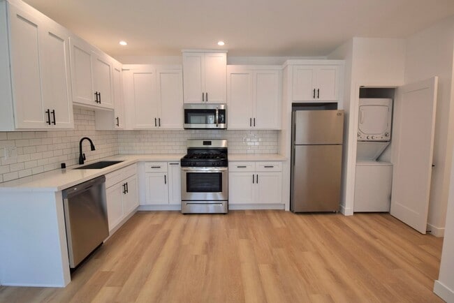 Interior Photo - 4658