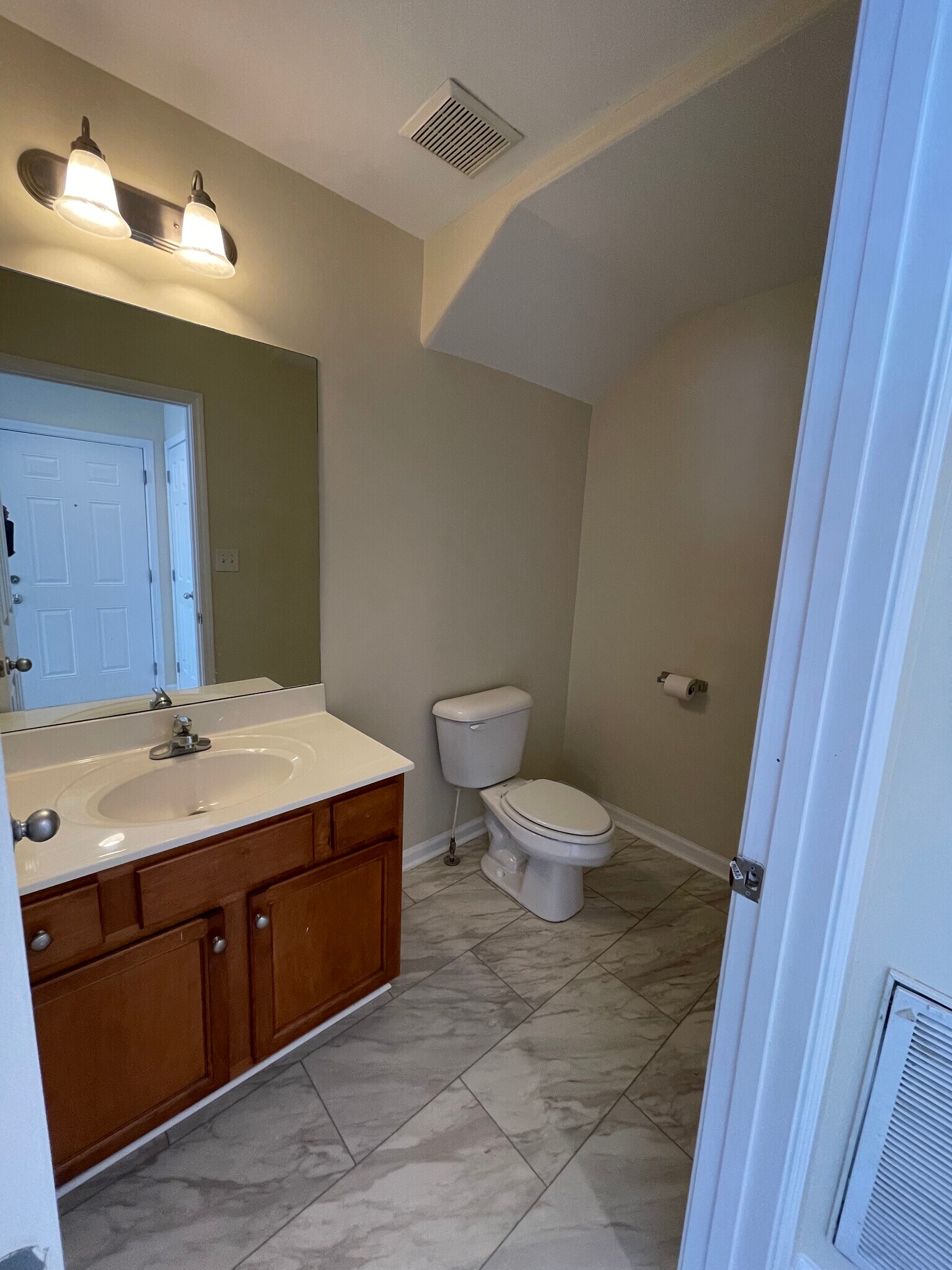 1st Floor Half Bath - 857 Malabu Dr
