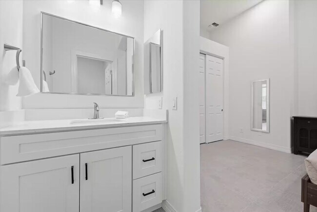 Building Photo - 6460 E Trailridge Cir