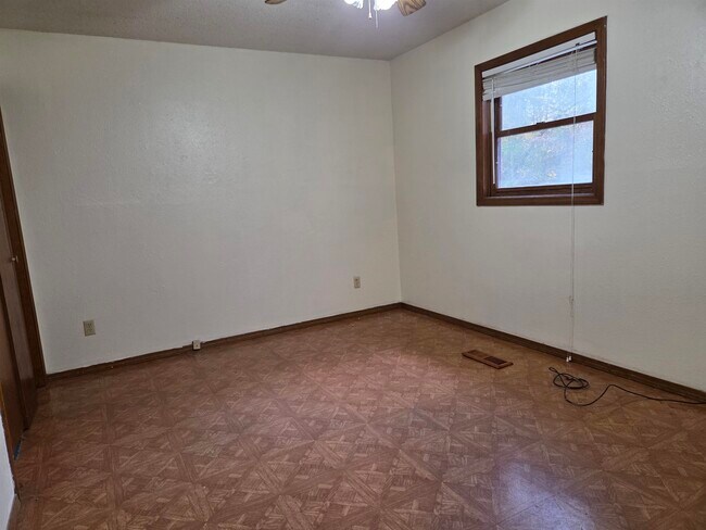 Building Photo - 156 Pottawattamie Dr